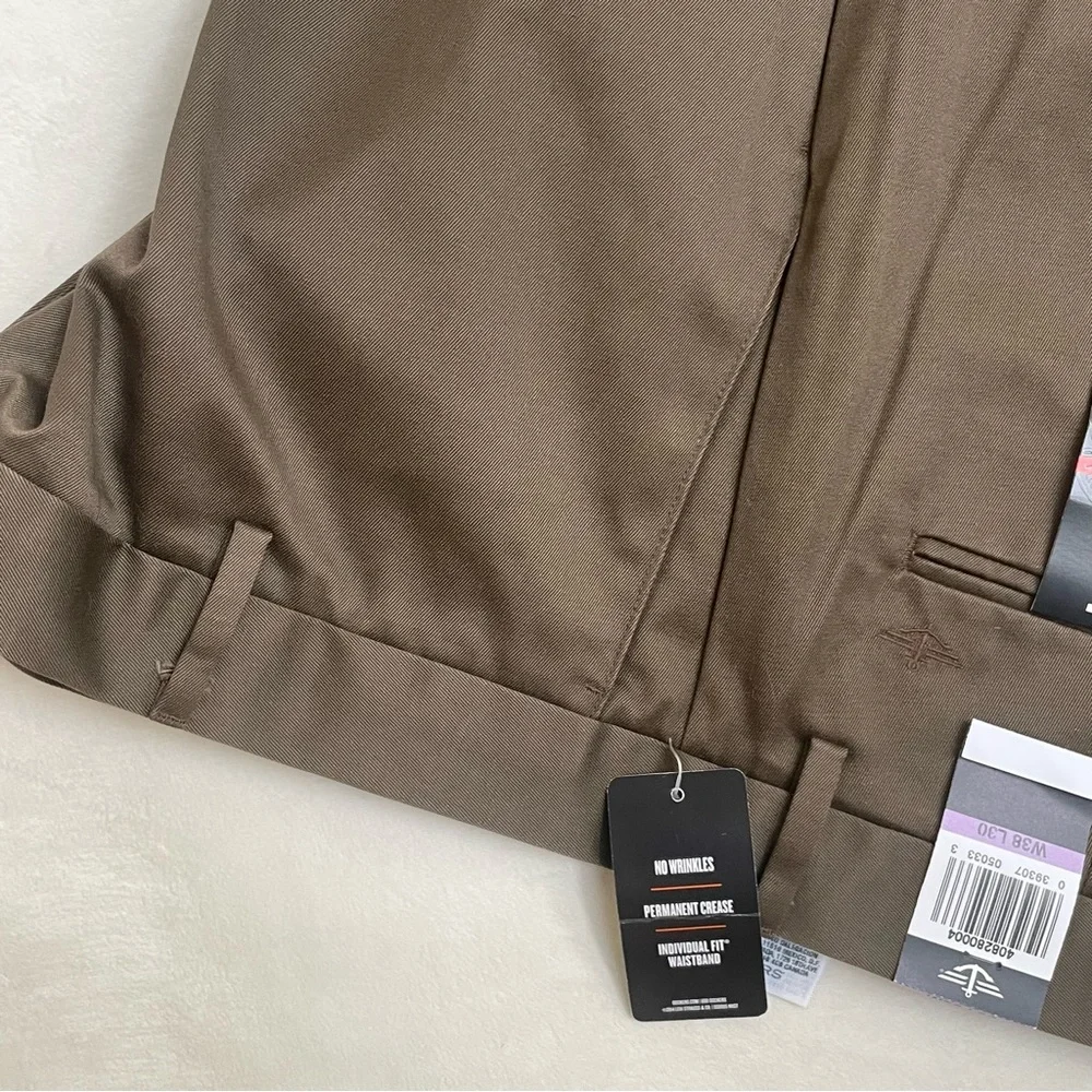 Dockers Men's D2 Signature Khaki Straight Fit Pants Flat Front Khaki Brown 38/30 - Picture 5 of 14